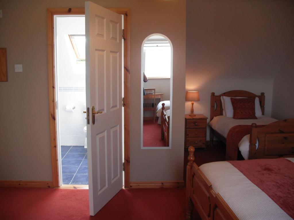 Cornerstones B&B Moyard Chambre photo