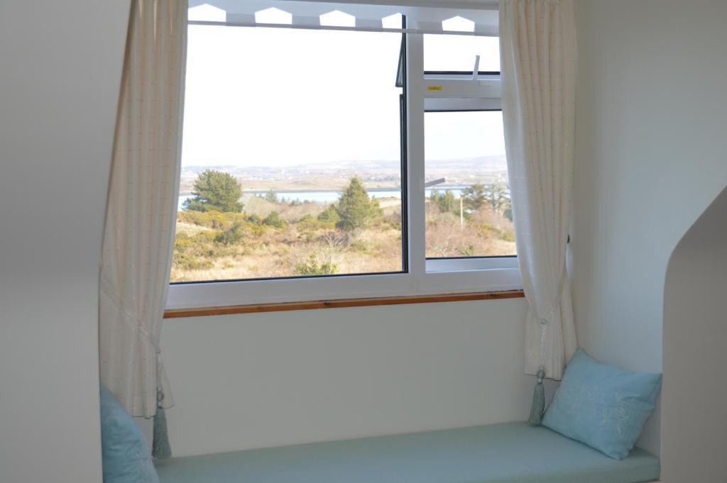 Cornerstones B&B Moyard Chambre photo